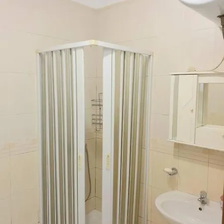 Daire Lovely 2-bedroom In Center *