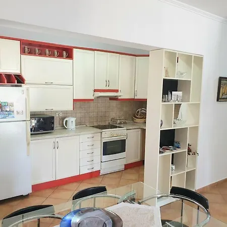 Lovely 2-bedroom In Center アパート *
