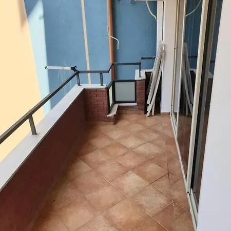 Lovely 2-bedroom In Center Daire