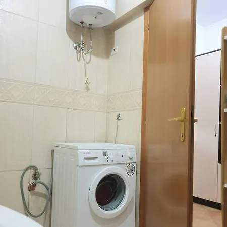 Lovely 2-bedroom In Center ティラナ